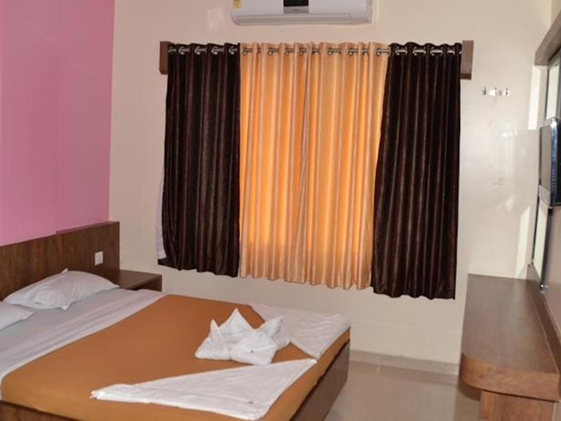 Sai Palkhi Hotel Shirdi Eksteriør billede